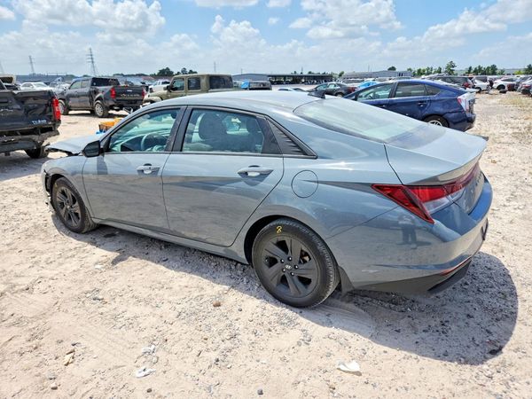 2022 HYUNDAI ELANTRA SEL w/ Convenience Pkg
