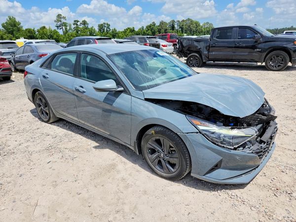 2022 HYUNDAI ELANTRA SEL w/ Convenience Pkg