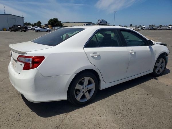 2012 TOYOTA CAMRY