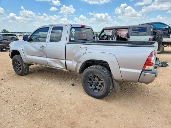 2015 TOYOTA TACOMA