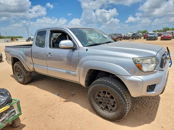 2015 TOYOTA TACOMA