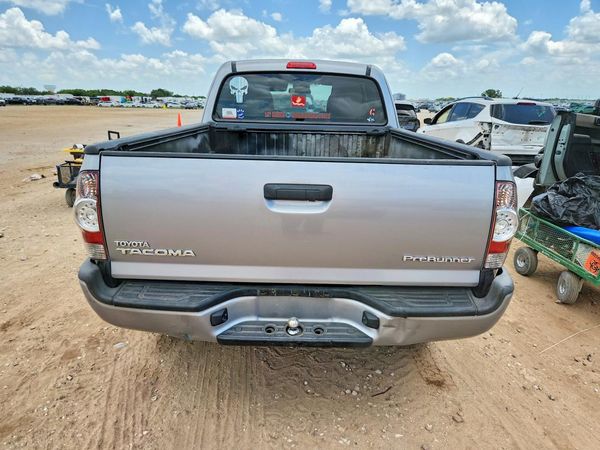 2015 TOYOTA TACOMA