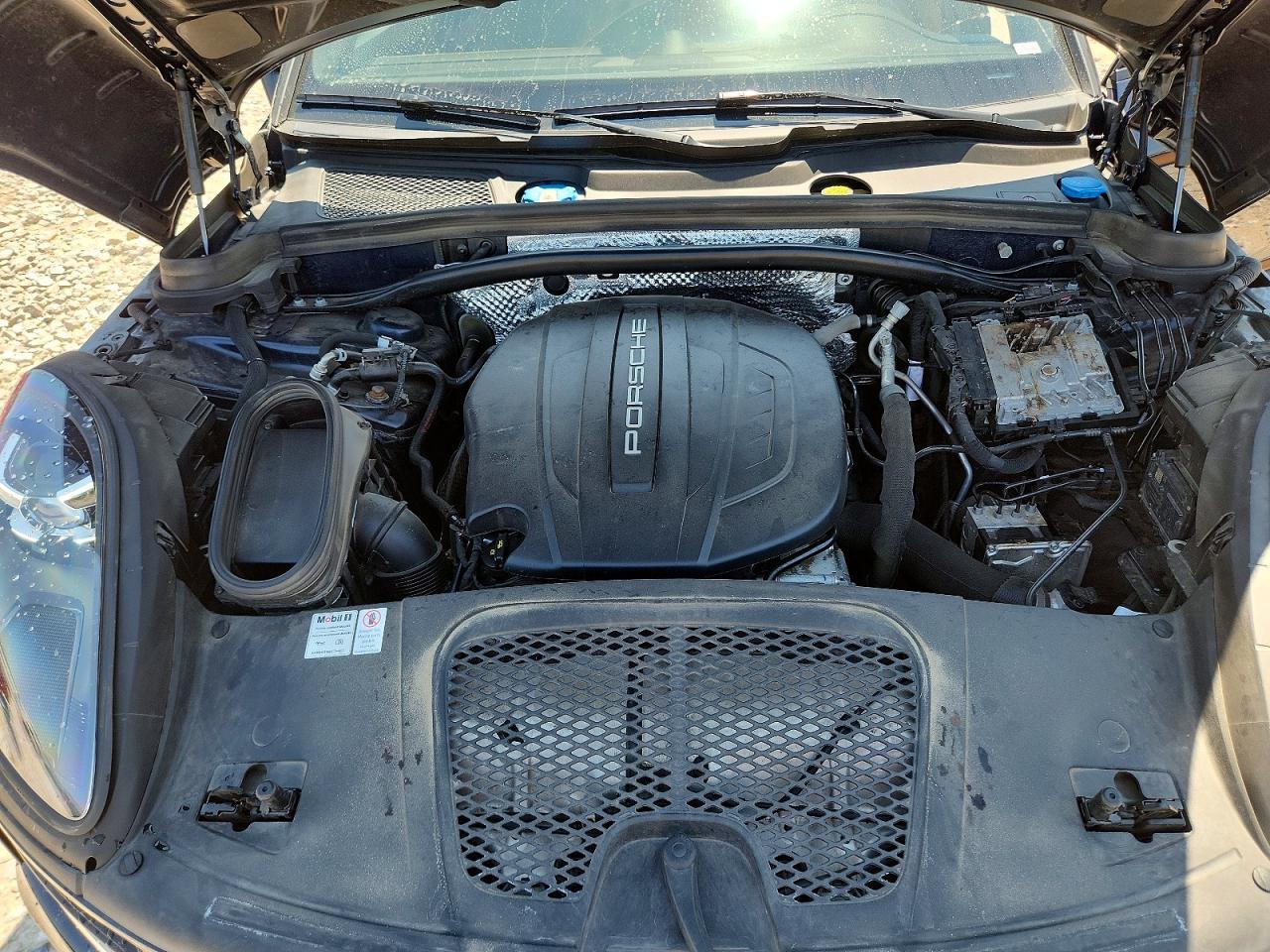2020 PORSCHE MACAN