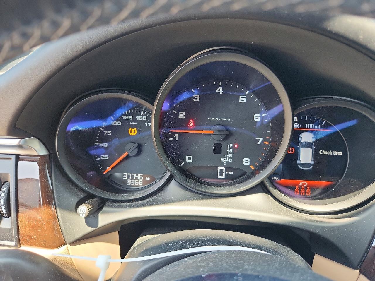 2020 PORSCHE MACAN