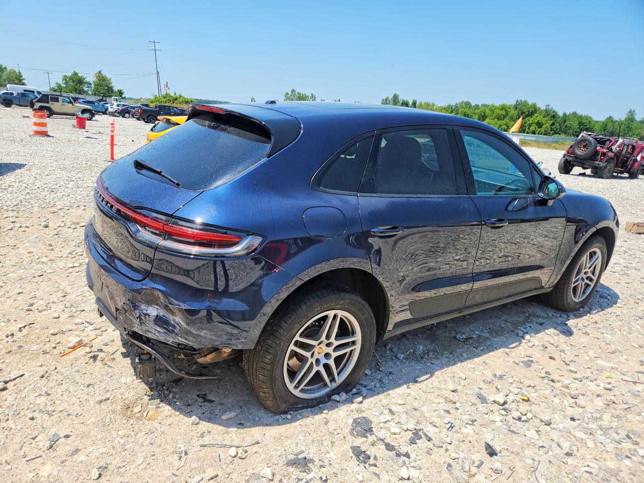 2020 PORSCHE MACAN