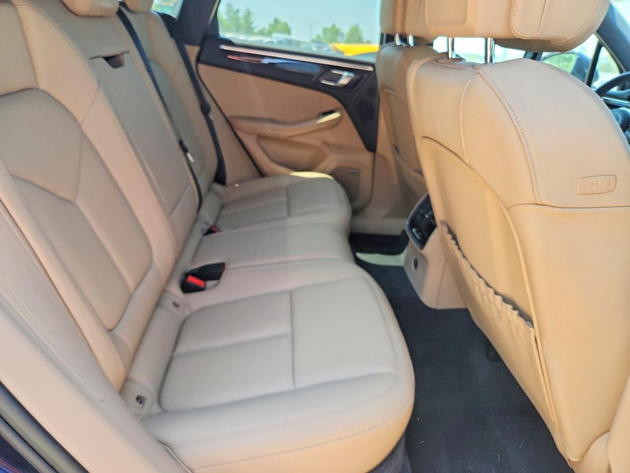 2020 PORSCHE MACAN