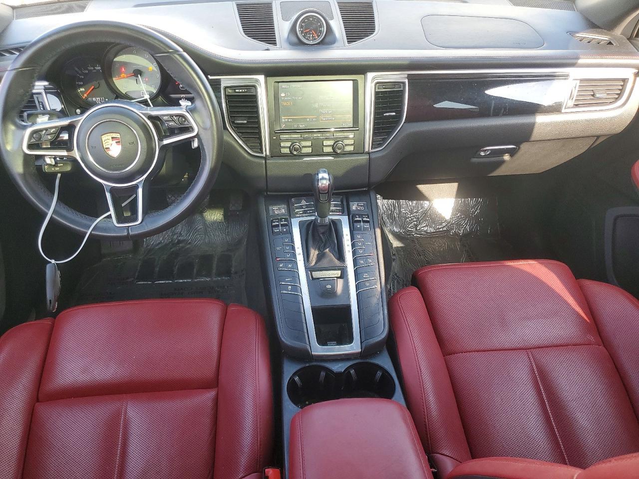 2016 PORSCHE MACAN