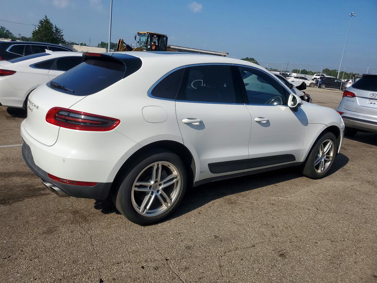 2016 PORSCHE MACAN