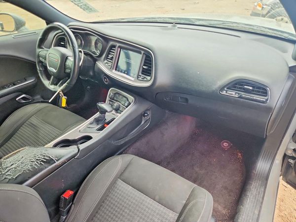 2017 DODGE CHALLENGER SXT