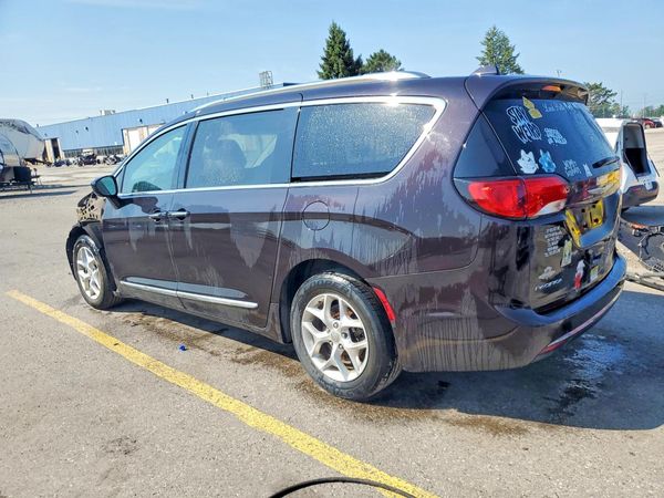 2017 CHRYSLER PACIFICA
