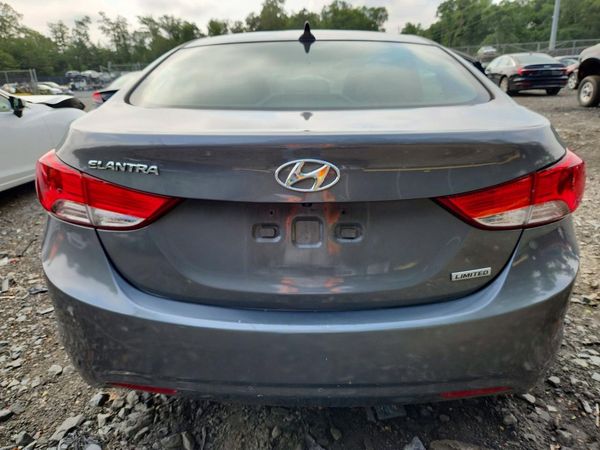 2013 HYUNDAI ELANTRA