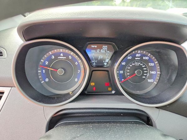 2013 HYUNDAI ELANTRA