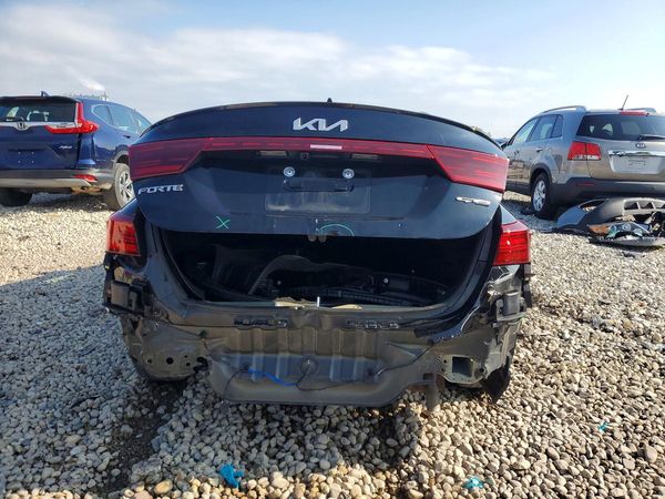 2023 KIA FORTE GT Line