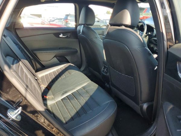 2023 KIA FORTE GT Line