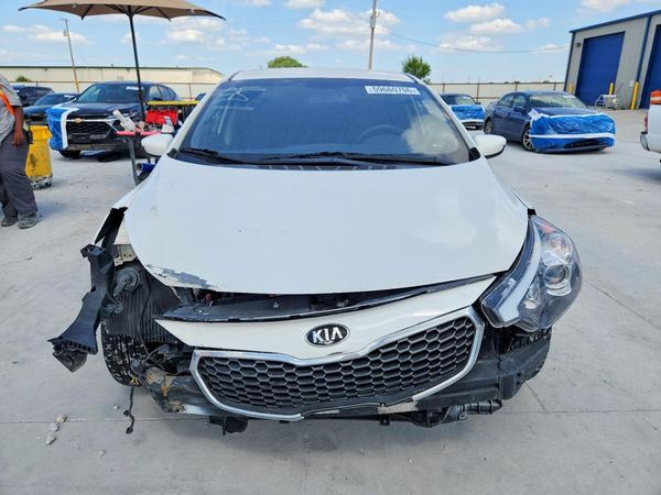 2016 KIA FORTE GL (Middle-Low Grade)