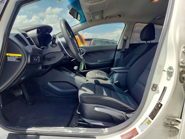 2016 KIA FORTE GL (Middle-Low Grade)