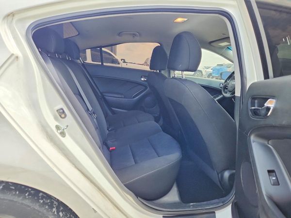 2016 KIA FORTE GL (Middle-Low Grade)