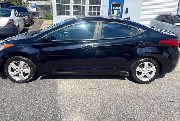 2012 HYUNDAI ELANTRA