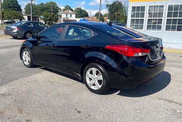 2012 HYUNDAI ELANTRA