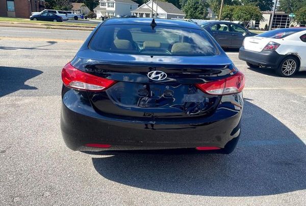 2012 HYUNDAI ELANTRA