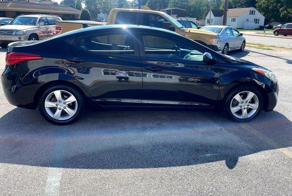 2012 HYUNDAI ELANTRA
