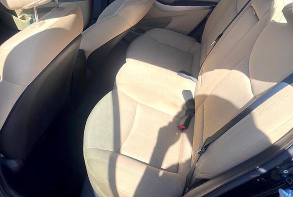 2012 HYUNDAI ELANTRA