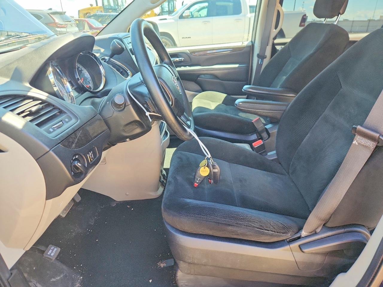 2016 DODGE GRAND CARAVAN SE