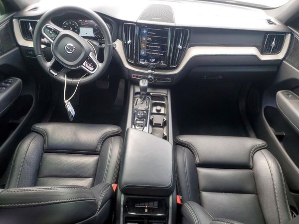 2020 VOLVO XC60