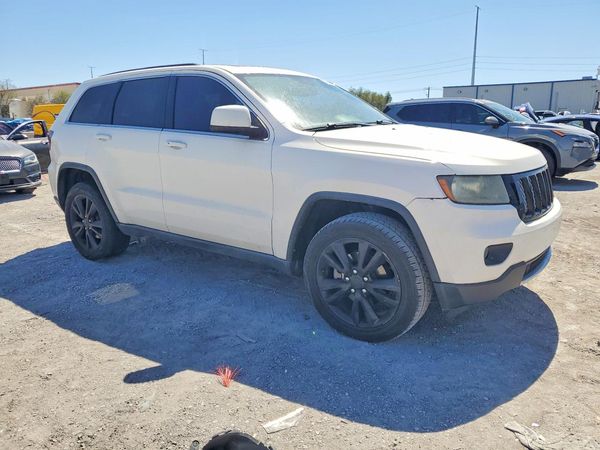 2012 JEEP CHEROKEE Laredo — Passenger 3/4