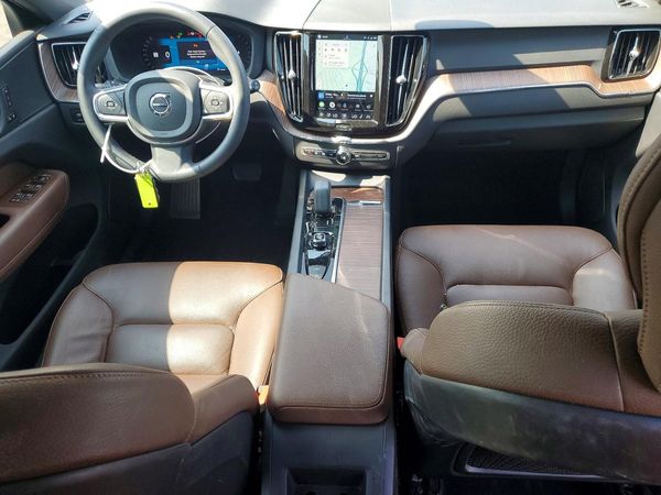 2022 VOLVO XC60 Momentum (excl S60)