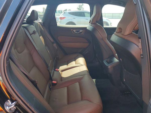 2022 VOLVO XC60 Momentum (excl S60)