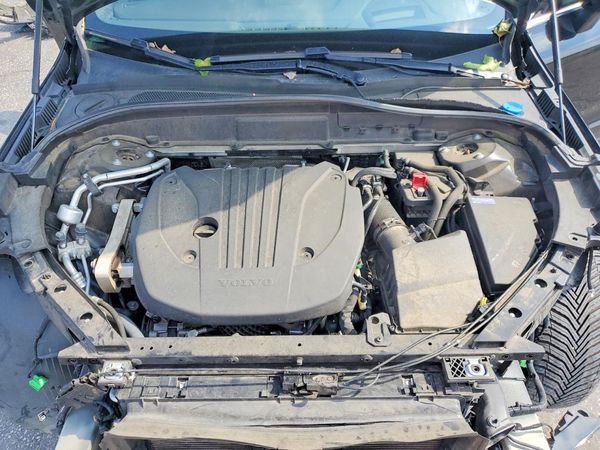 2022 VOLVO XC60 Momentum (excl S60)