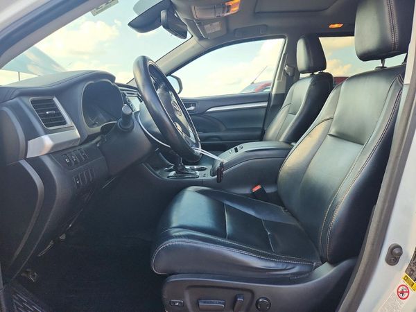 2017 TOYOTA HIGHLANDER SE/XLE