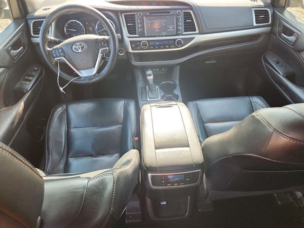 2017 TOYOTA HIGHLANDER SE/XLE