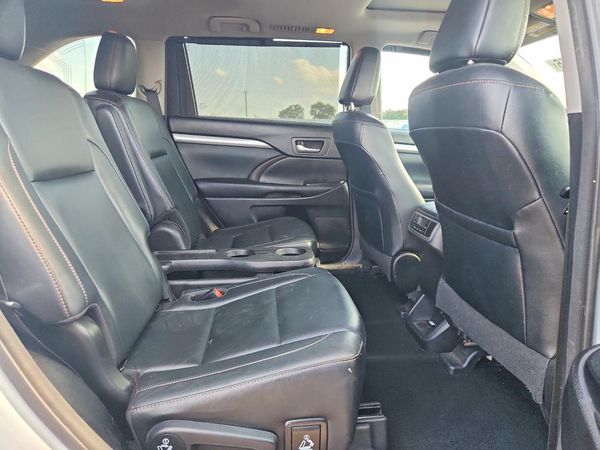2017 TOYOTA HIGHLANDER SE/XLE