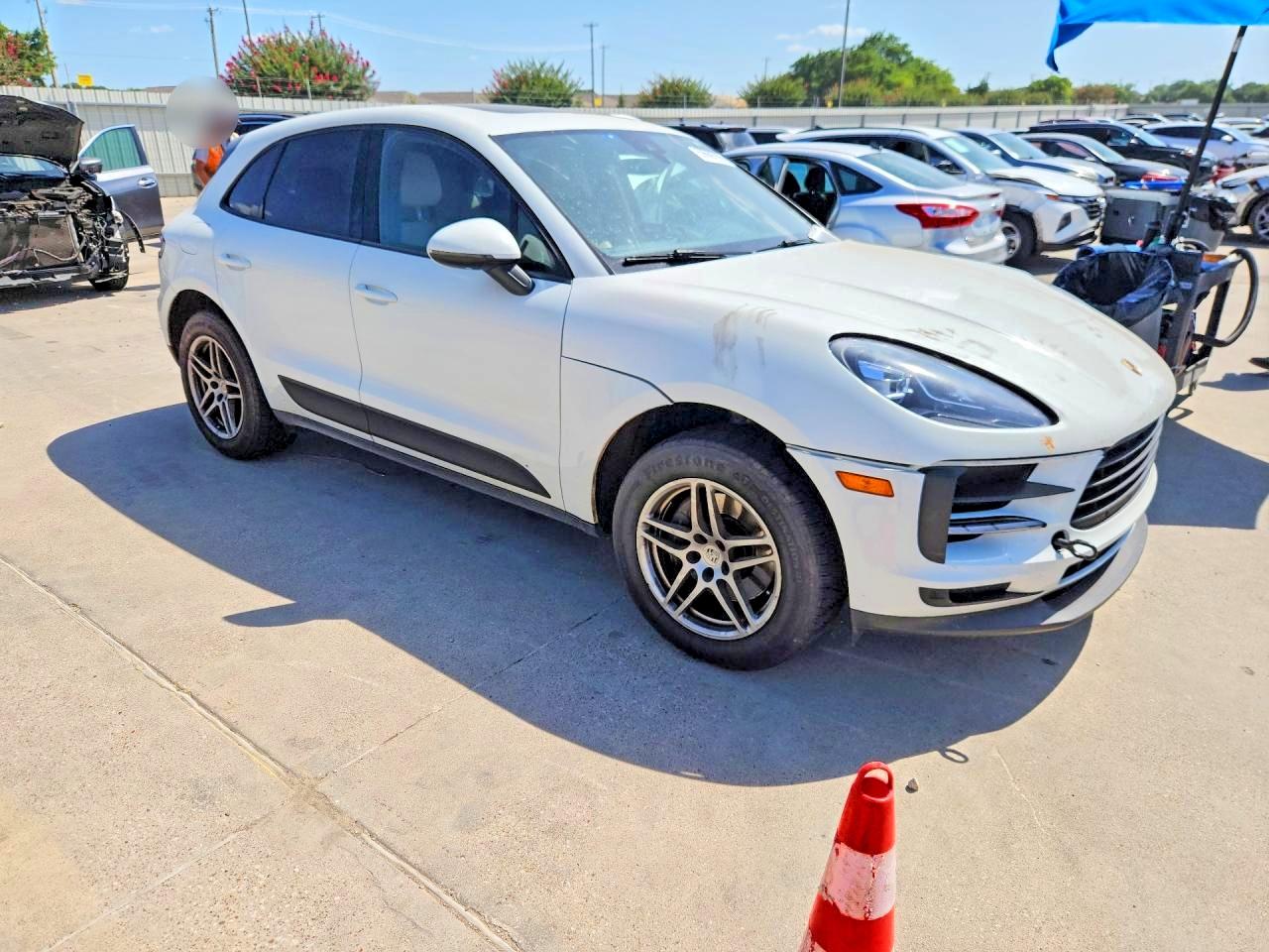 2020 PORSCHE MACAN
