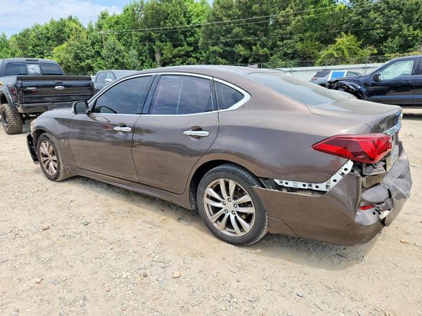 2015 INFINITI Q70