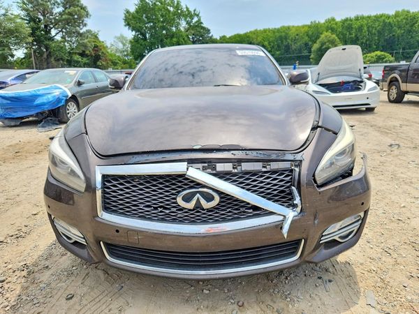 2015 INFINITI Q70