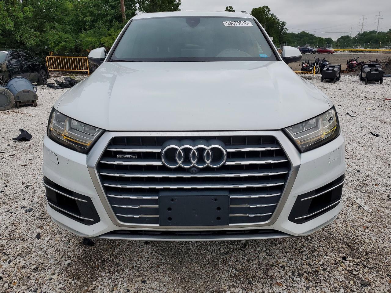 2017 AUDI Q7 quattro Prestige