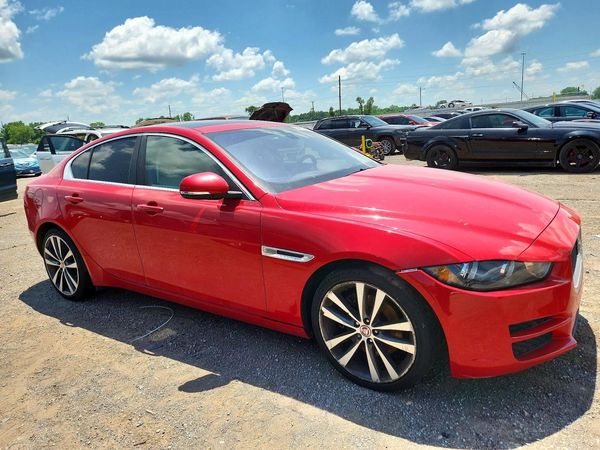 2018 JAGUAR XE Prestige