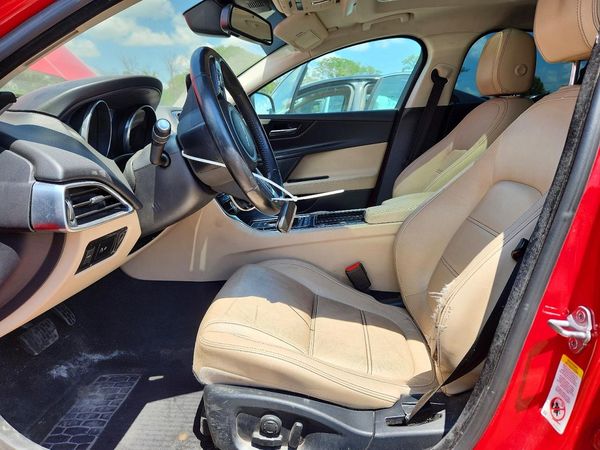 2018 JAGUAR XE Prestige