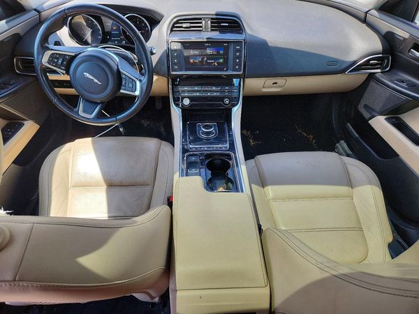 2018 JAGUAR XE Prestige