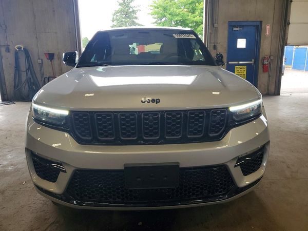 2025 JEEP GRAND CHEROKEE