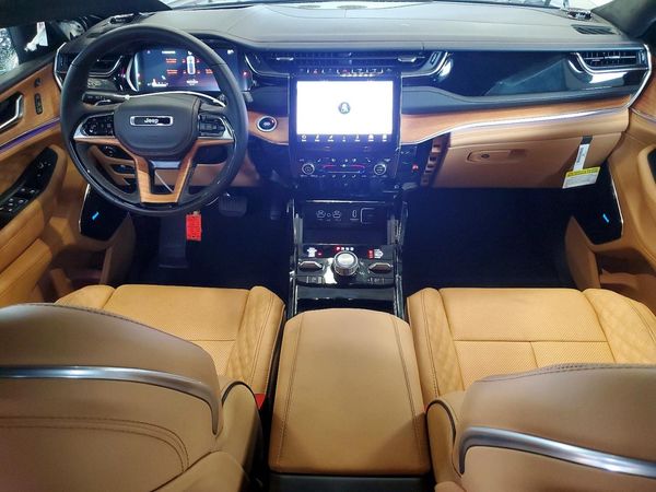 2025 JEEP GRAND CHEROKEE