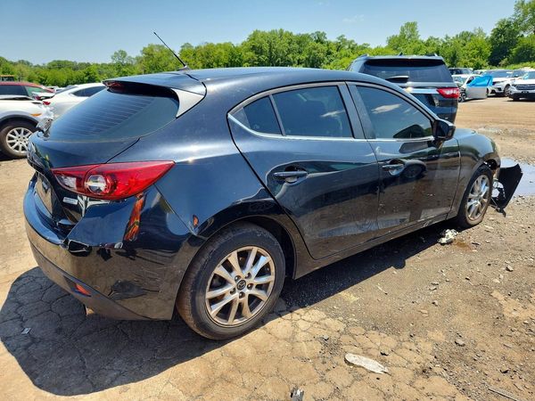 2016 MAZDA 3