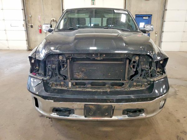 2015 RAM 1500 LARAMIE CREW CAB 4X4