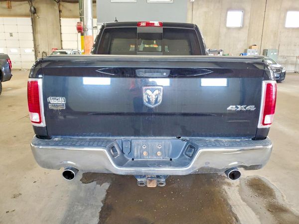 2015 RAM 1500 LARAMIE CREW CAB 4X4