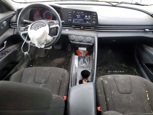 2022 HYUNDAI ELANTRA SEL