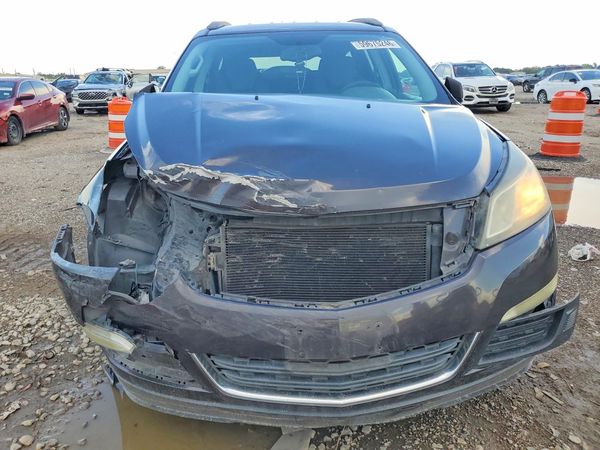 2013 CHEVROLET TRAVERSE LS
