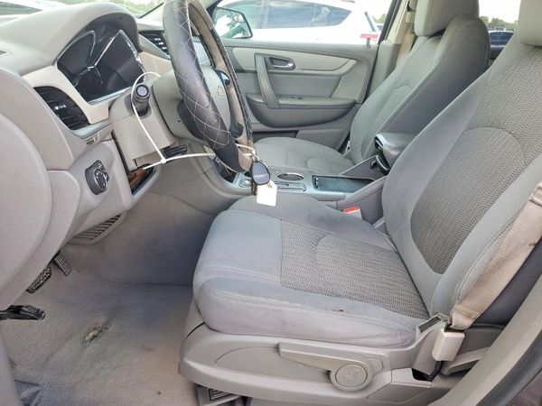 2013 CHEVROLET TRAVERSE LS